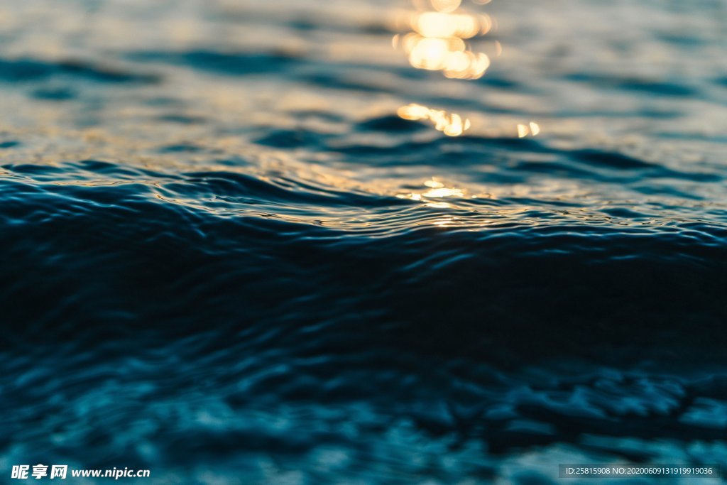 浪花海浪波涛波浪图片