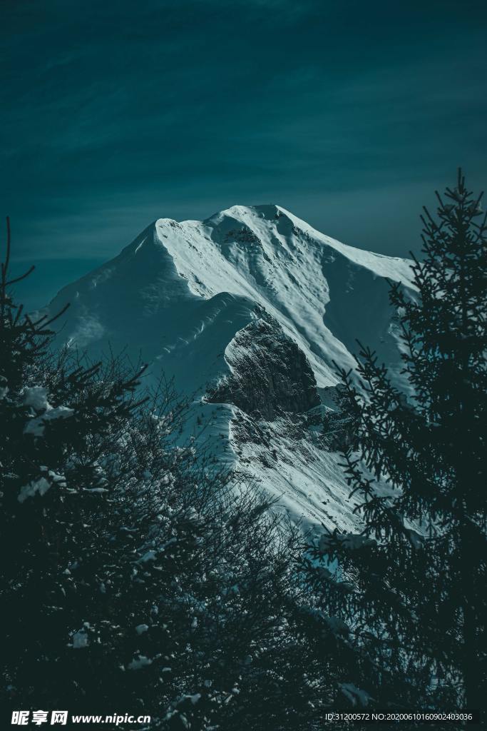 雪山一角