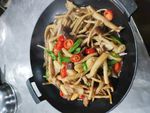 干锅茶树菇