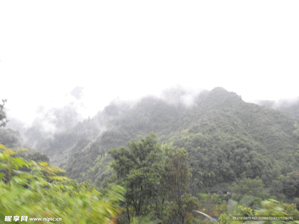 山峦风景图片