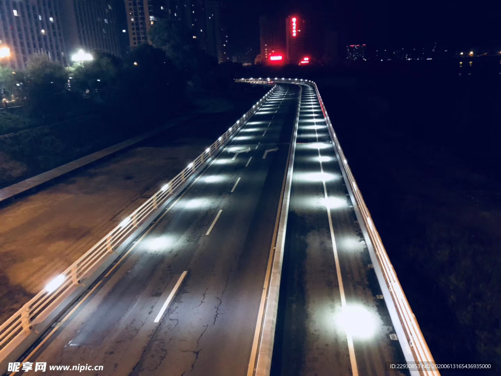 马路夜景