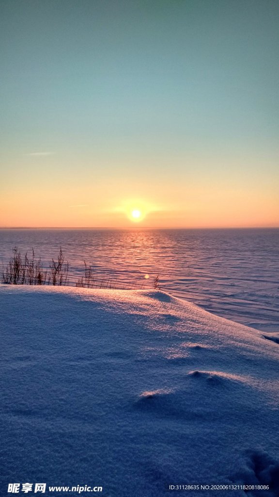 雪地 晚霞