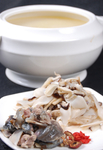 野山菌煲乌鸡汤
