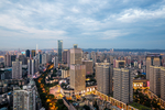 蓝天下的城市