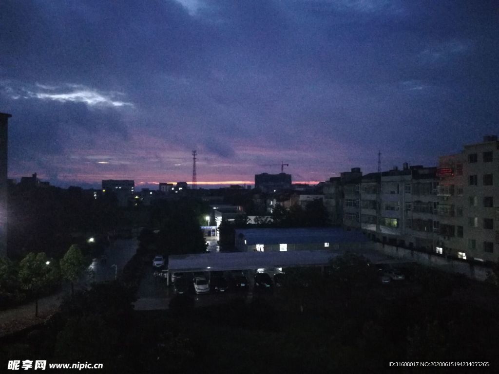 校园夜景