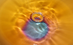 金色水面