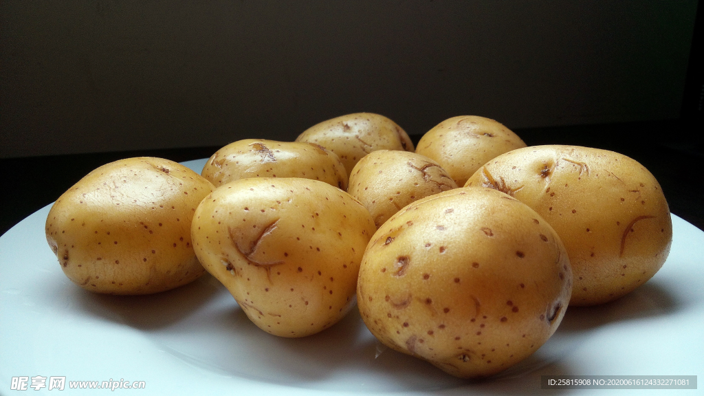土豆洋芋马铃薯芋头图片