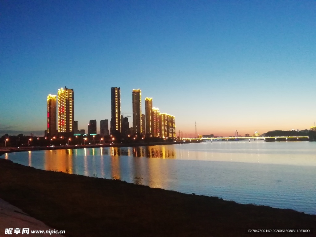 锦州凌河夜景