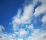 夏日蓝天