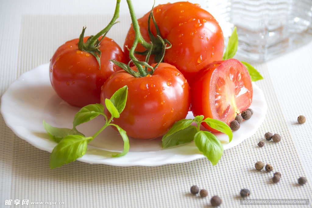 番茄西红柿圣女果图片