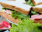 美味火腿生菜三明治