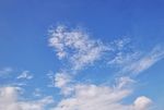 夏日蓝天