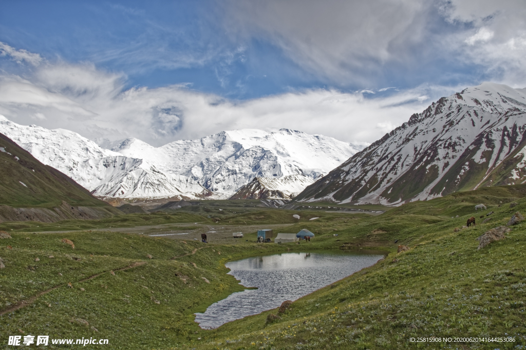 山川湖泊风景图片