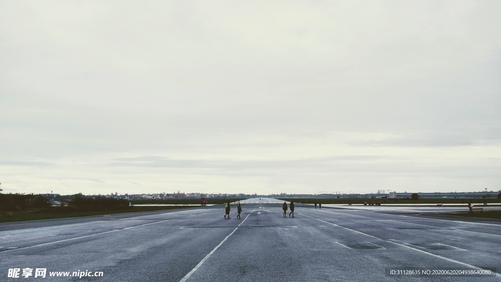 天空 道路