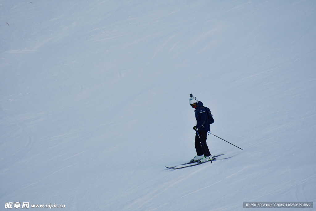 滑雪运动滑雪板图片