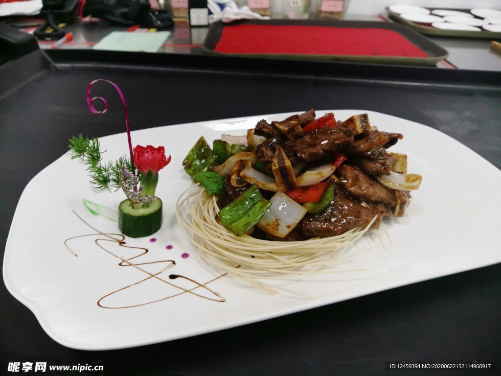 黑椒牛仔骨