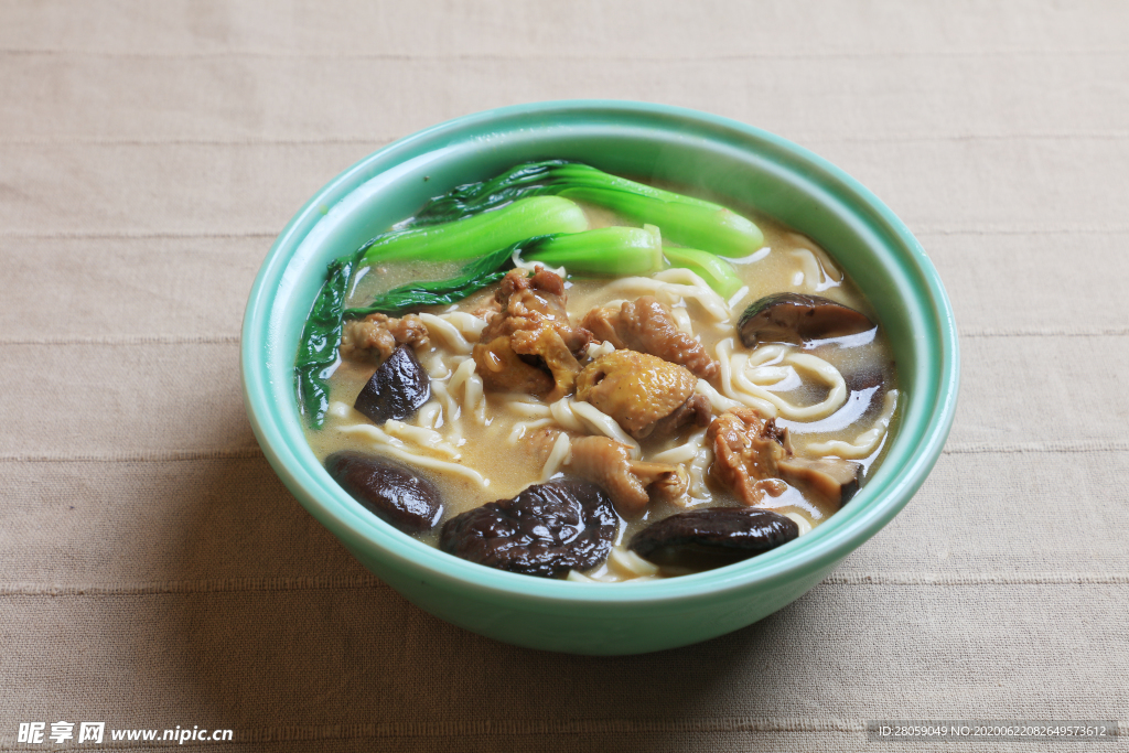 香菇鸡肉面