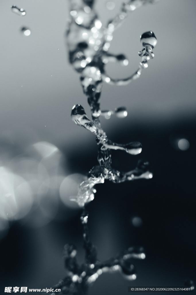 溅起的水花