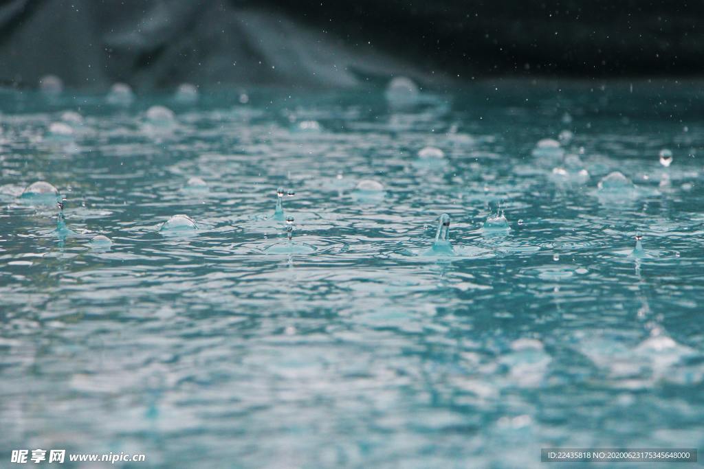 雨水下雨