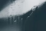 玻璃上的雨滴