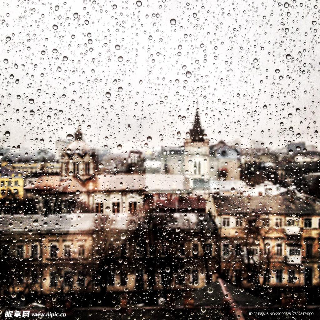 下雨天玻璃窗水珠窗外景色