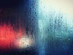 雨天玻璃上雨滴