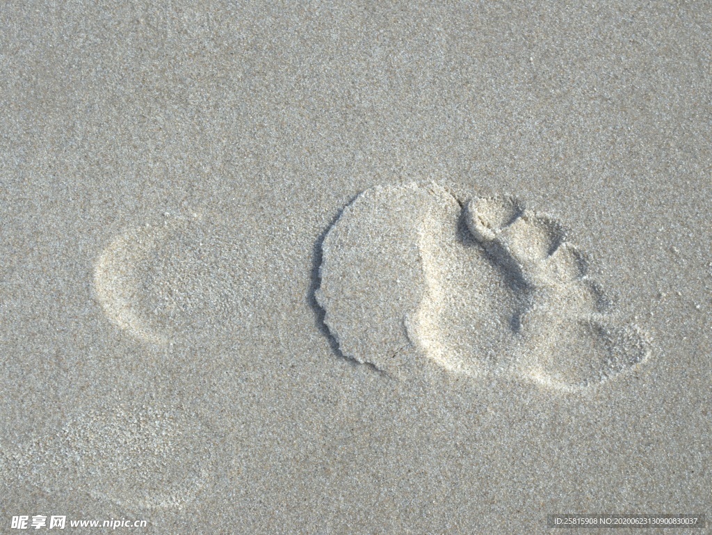 高清沙滩脚印图片素材-编号27244626-图行天下