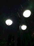 雨下的路灯