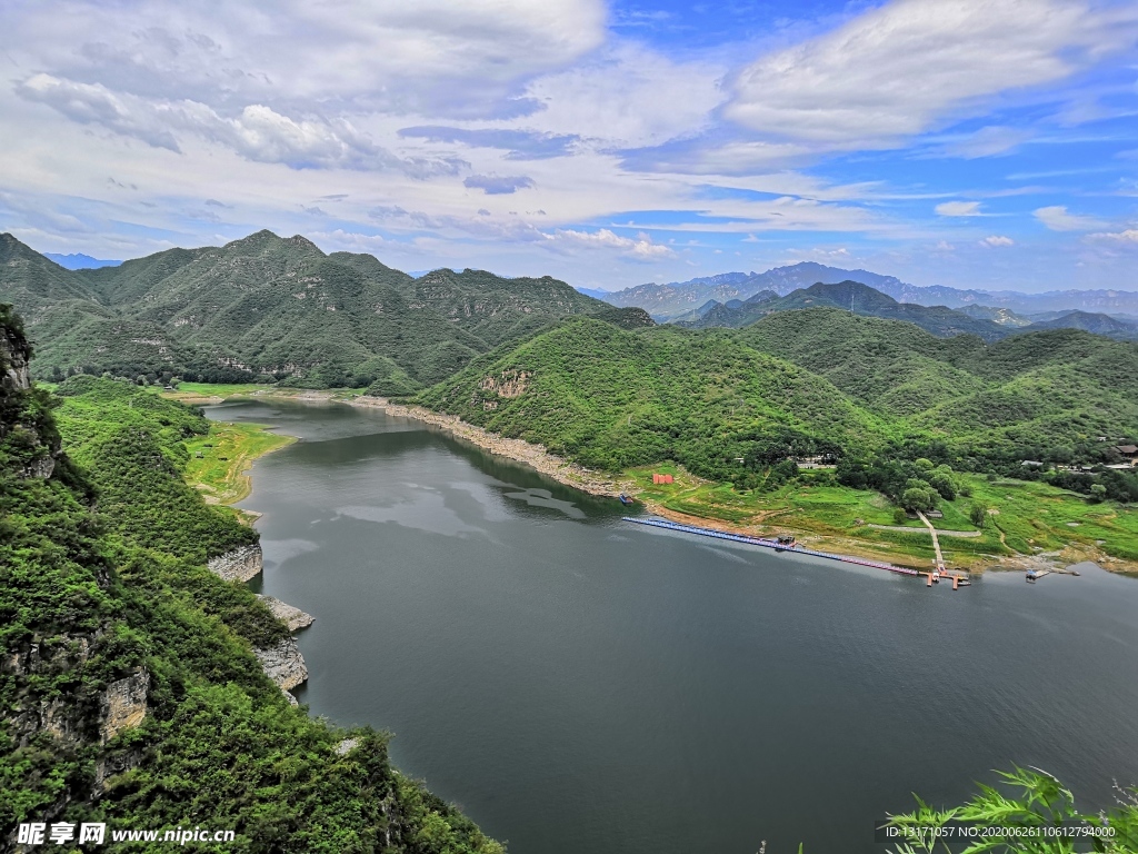 群山环易水