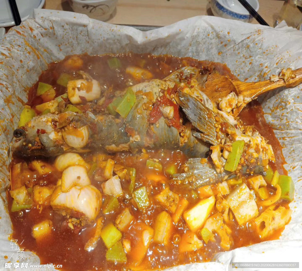 双椒纸包鱼怎么做_双椒纸包鱼的做法_Tina厨房日记_豆果美食