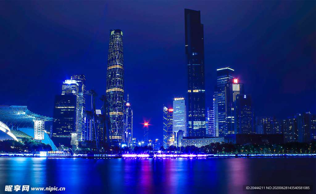 城市建筑群实拍广州花城广场夜景