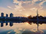 水映夕阳
