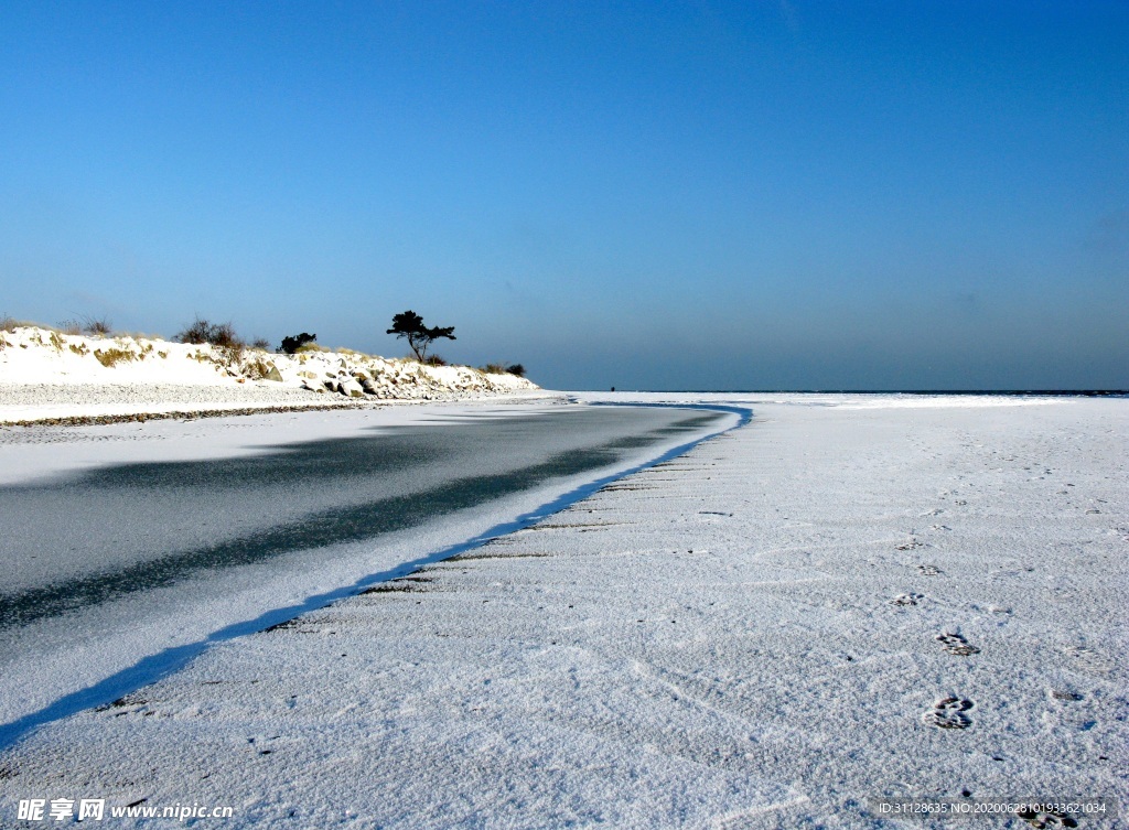 雪地 河流