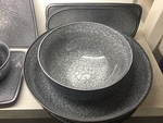 灰白色裂纹餐具