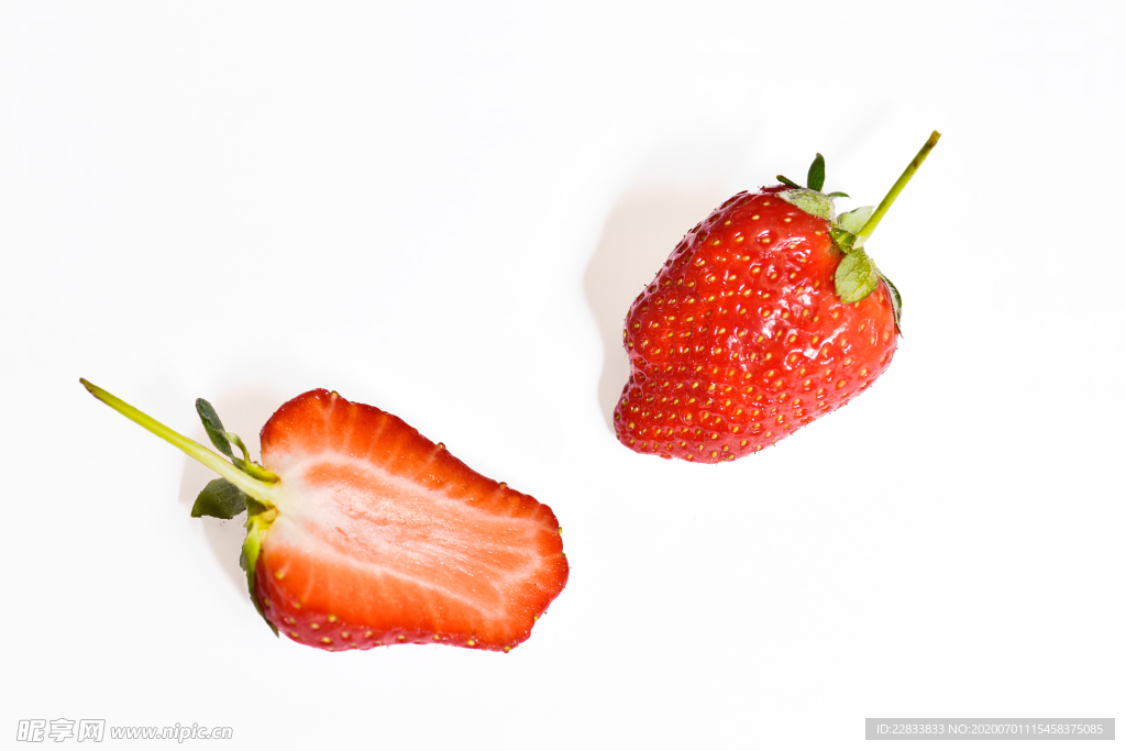 草莓白底摄影