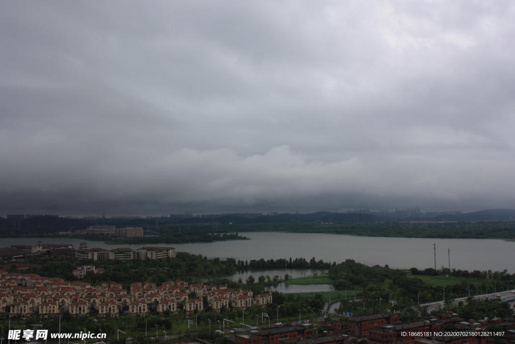 乌云湖景