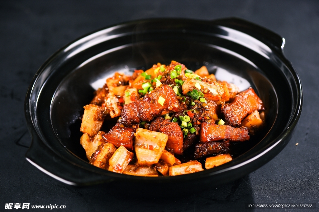 酱菜藕丁烧肉