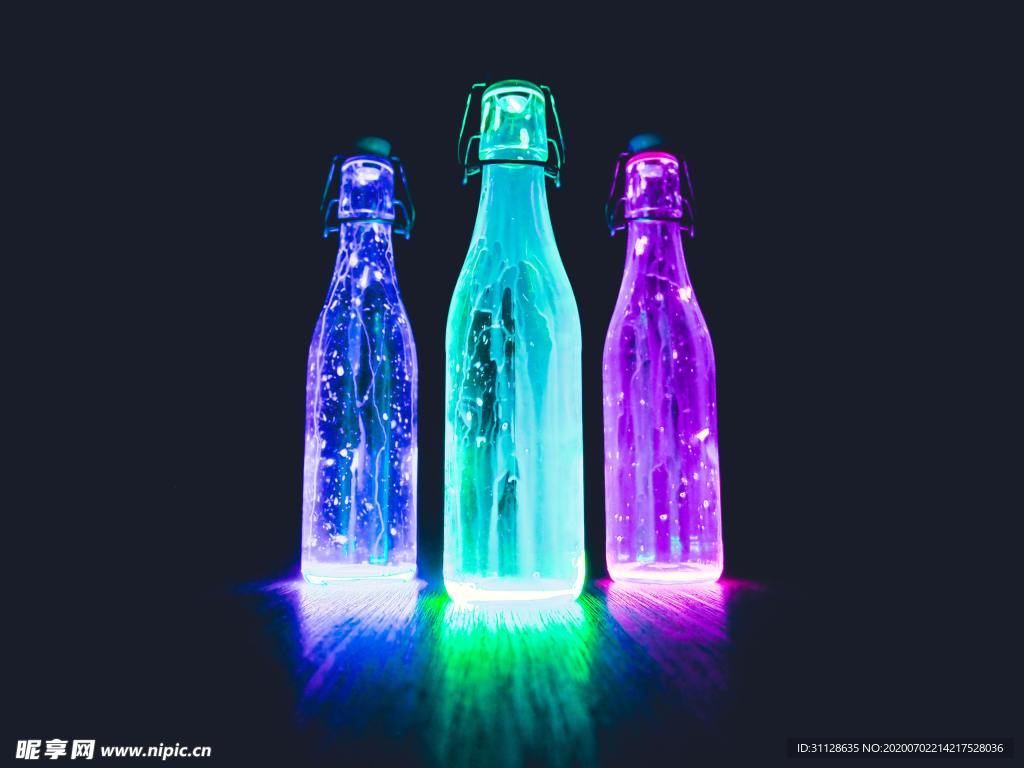 水晶瓶子