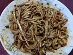 酱香酸菜面干拌面特写