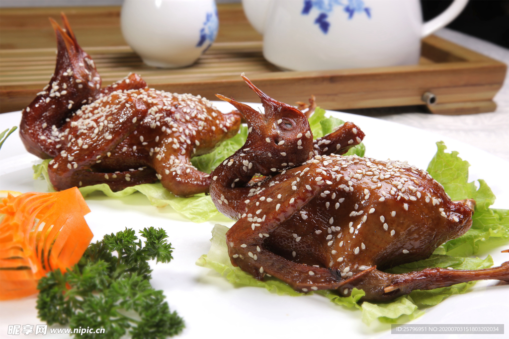 油烫乳鸽