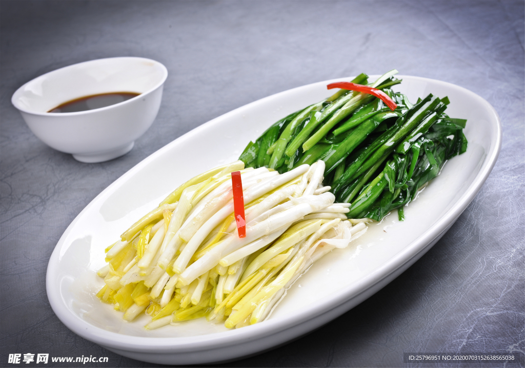 白灼双韭菜