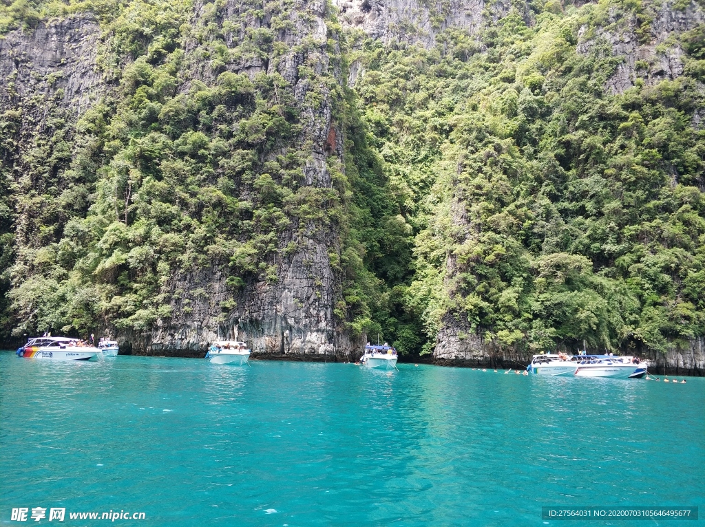 泰国普吉岛海岛海水海景游艇