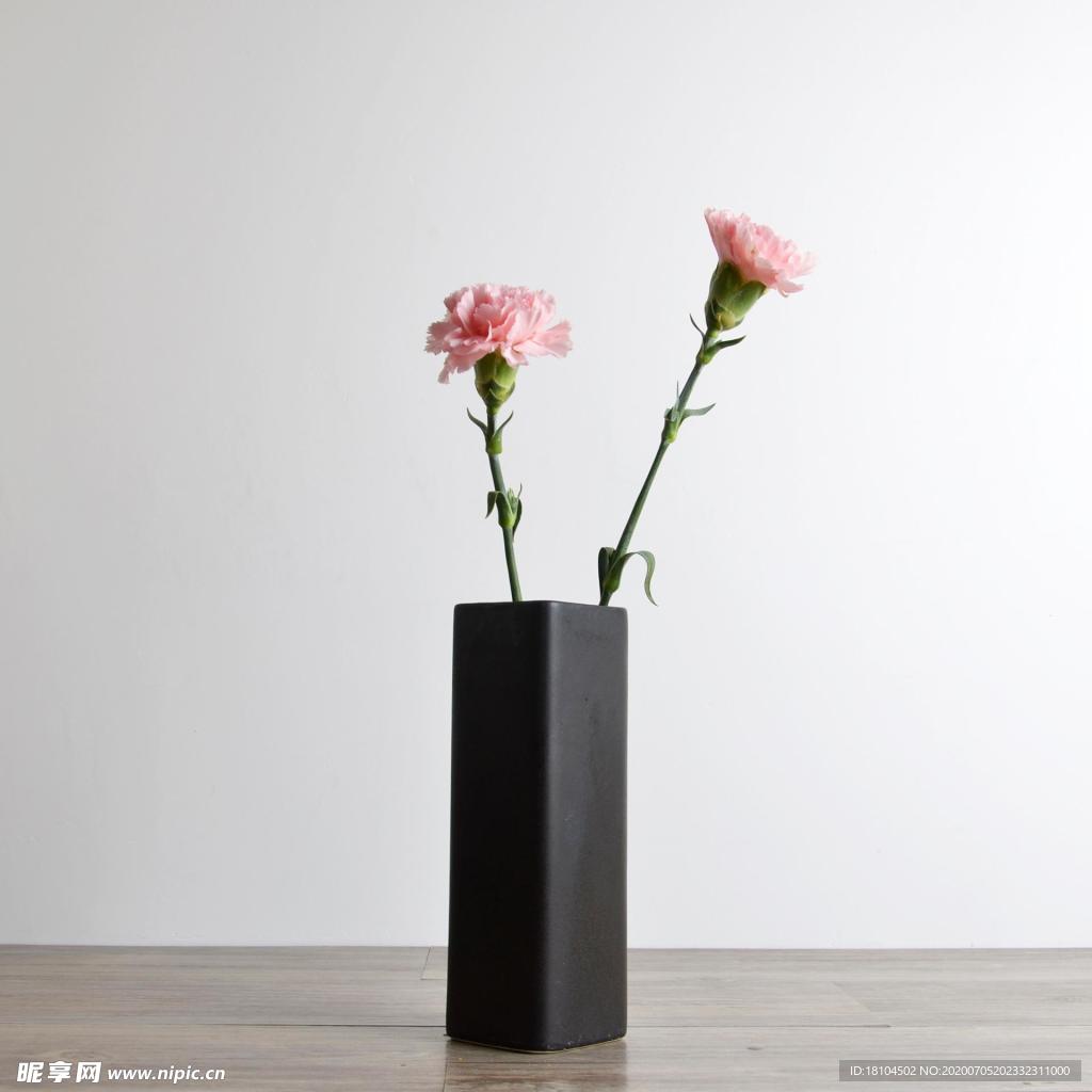 黑色花瓶