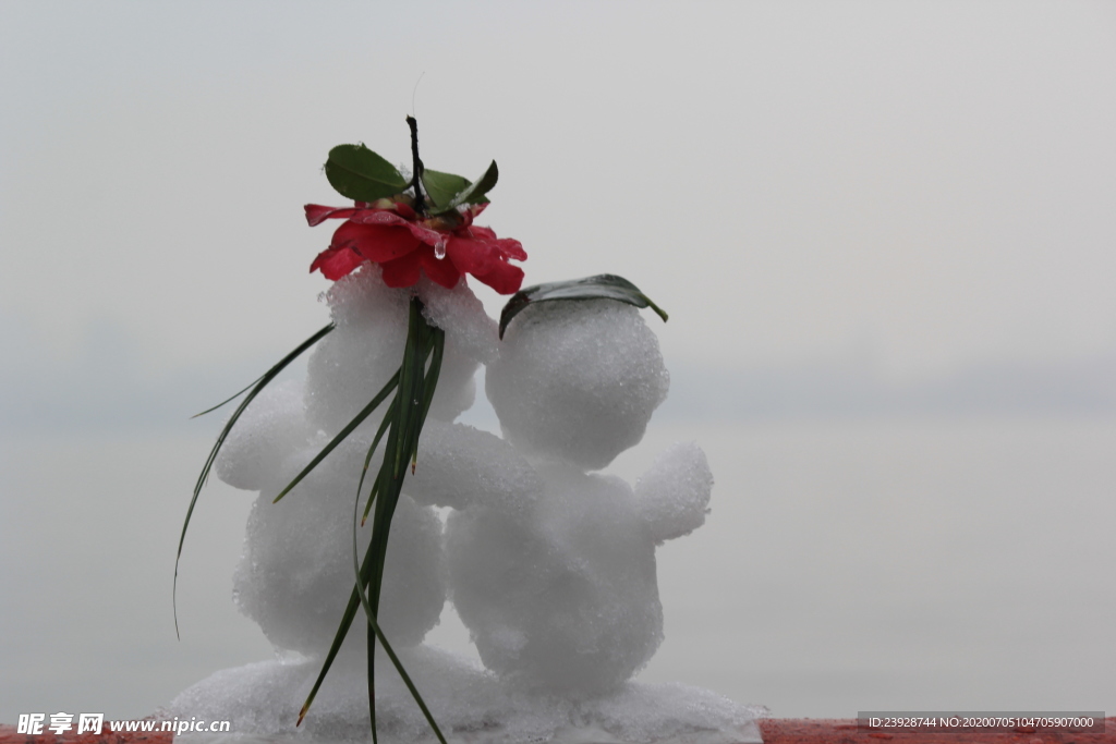 西湖边的雪人