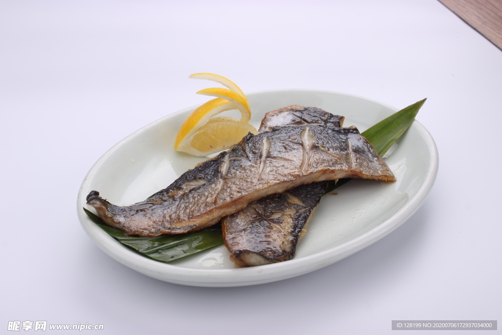 煎鲅鱼