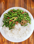 肉丝蒜苔饭