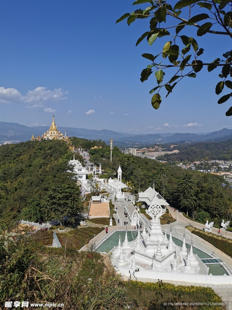 芒市 大银塔