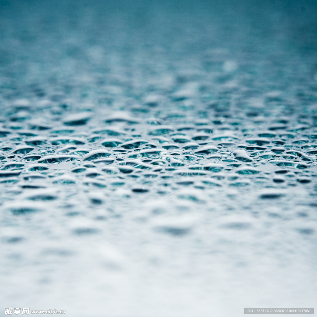 水