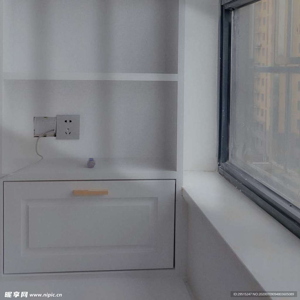 阳光照进窗