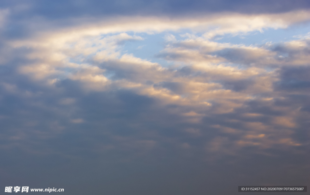 夕阳蓝天